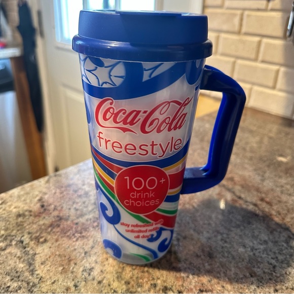 VINTAGE Coca Cola Universal Studios Florida Islands of Adventure Souvenir Cup - Picture 2 of 2